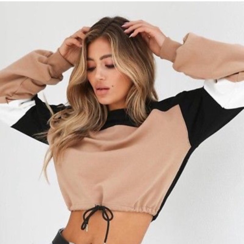 Crew Neck Pullover Crop Top Sweater - Picture 2 of 8